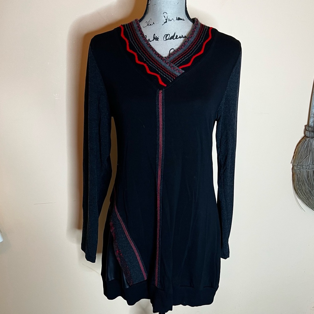 Dolcezza v-neck light sweater